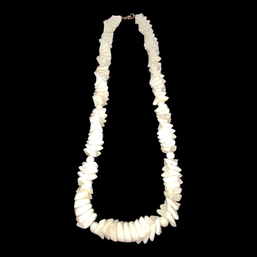 Necklace 19” Plastic or Possibly Bakelite Vintage Costume